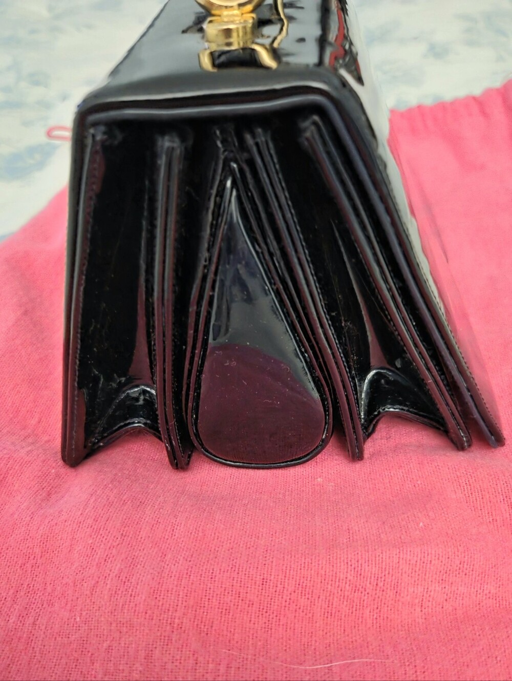Judith Leiber Black Patent Leather Top-Handle Box Bag with Gold Hardware - Picture 8 of 11